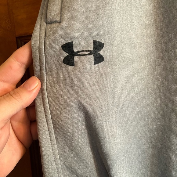 Lot 2 Under Armour Freed Hoodies 3xl and 1 Under Armour Cold Gear Pants 2xl - Picture 9 of 13